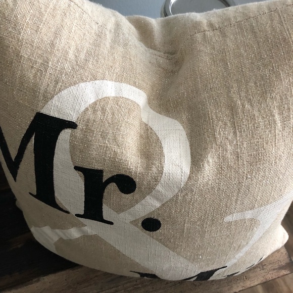 Pillow - Picture 3 of 3